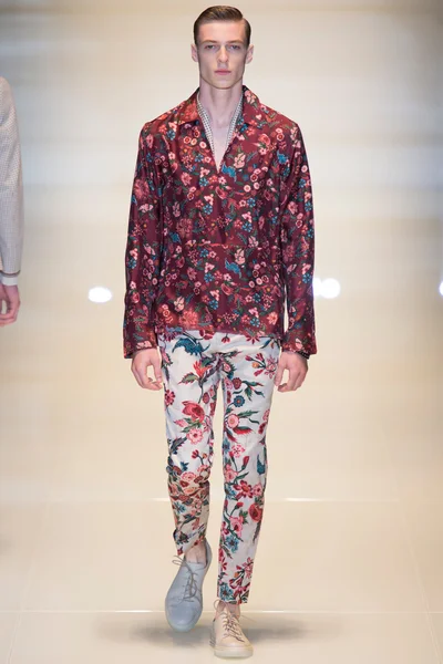Look 30